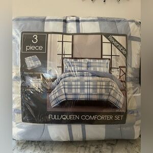 Brand New Comforter set 3 piece from Macy's - Full/ Queen Size